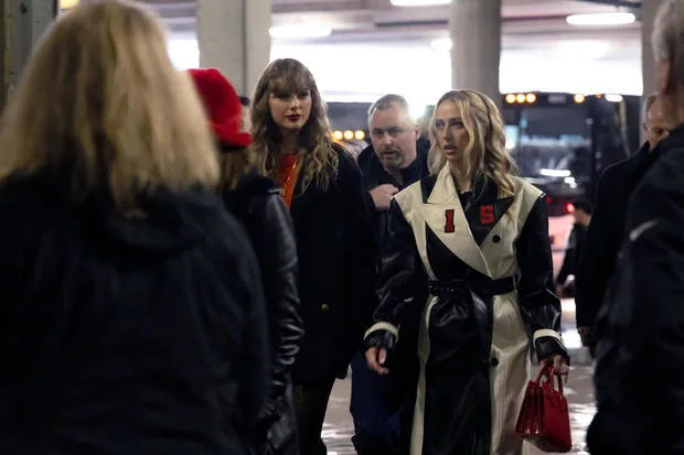 Taylor Swift attends Kansas City Chiefs-1